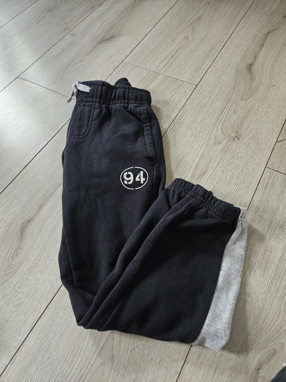 George Boys Black Sweatpants Joggers Graphic Number 94 Size 7-8 👦⚡